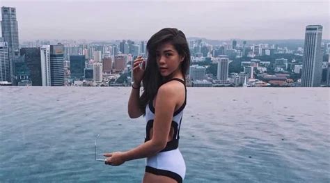 HOT MOMMA ALERT! Janella Salvador flaunts bikini body.